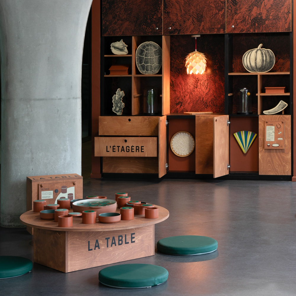 Etagere+table Gazette identité visuelle Quartier Ménoc